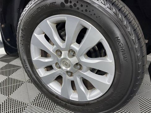 Used 2017 Toyota Sequoia Platinum RWD image 11