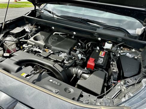Used 2020 Toyota RAV4 XLE AWD/4WD image 37