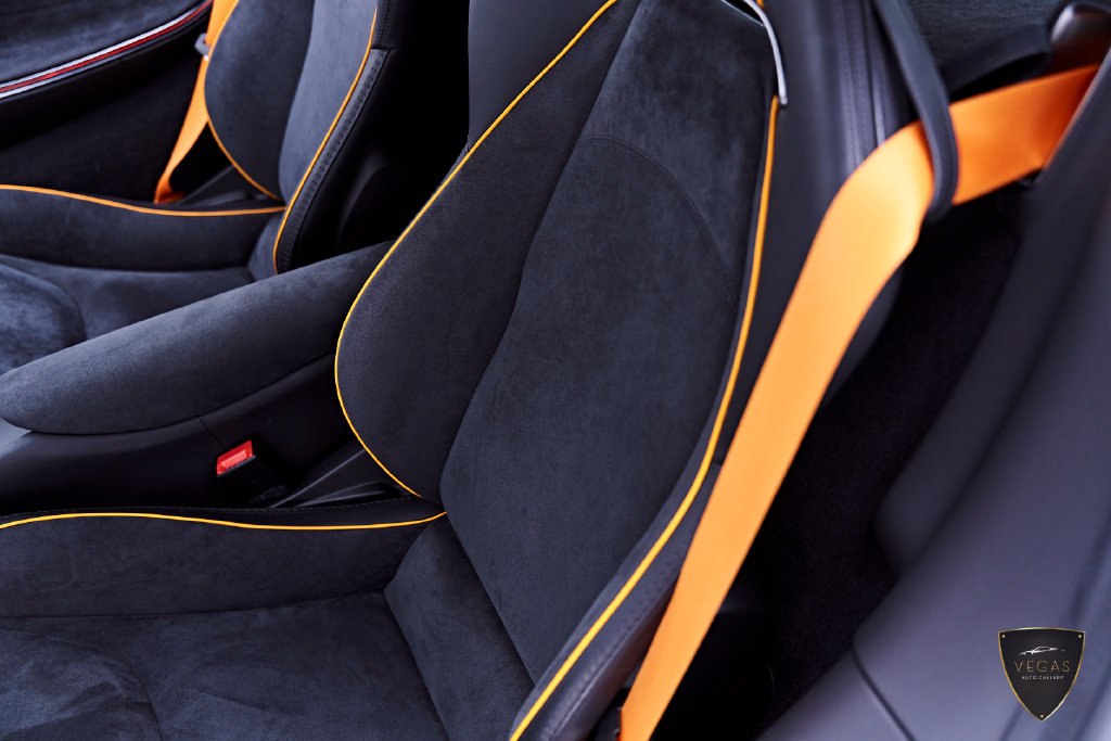 Used 2025 McLaren Artura RWD image 59