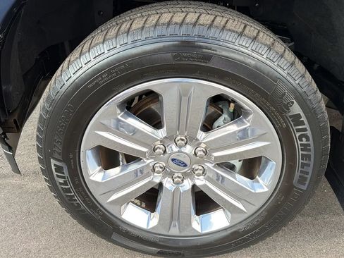 Used 2018 Ford F150 Lariat w/ Equipment Group 502A Luxury AWD/4WD image 11