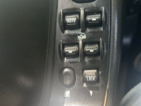 Used 2004 Jeep Grand Cherokee Laredo w/ Convenience Group RWD image 17