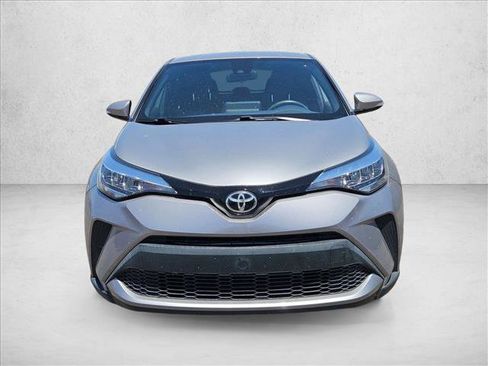 Used 2020 Toyota C-HR XLE FWD image 3