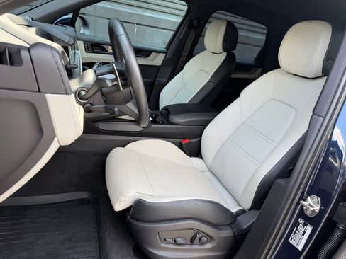 Certified 2026 Porsche Cayenne AWD/4WD image 5