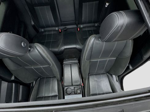 Used 2018 Land Rover Range Rover Velar R-Dynamic SE image 14