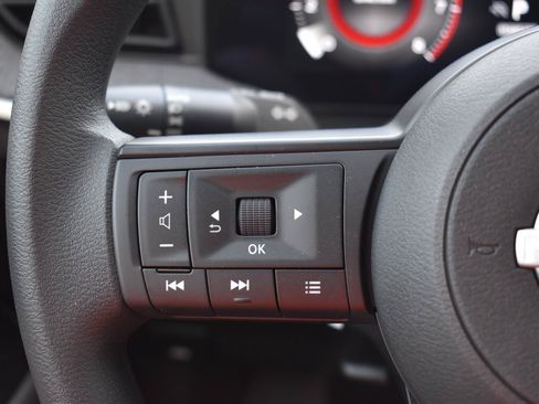 Used 2026 Nissan Kicks SV w/ SV Premium Package FWD image 20