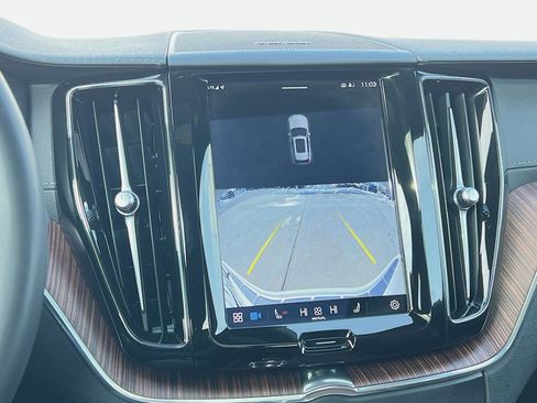 Certified 2023 Volvo XC60 B5 Ultimate w/ Protection Package Premier image 19