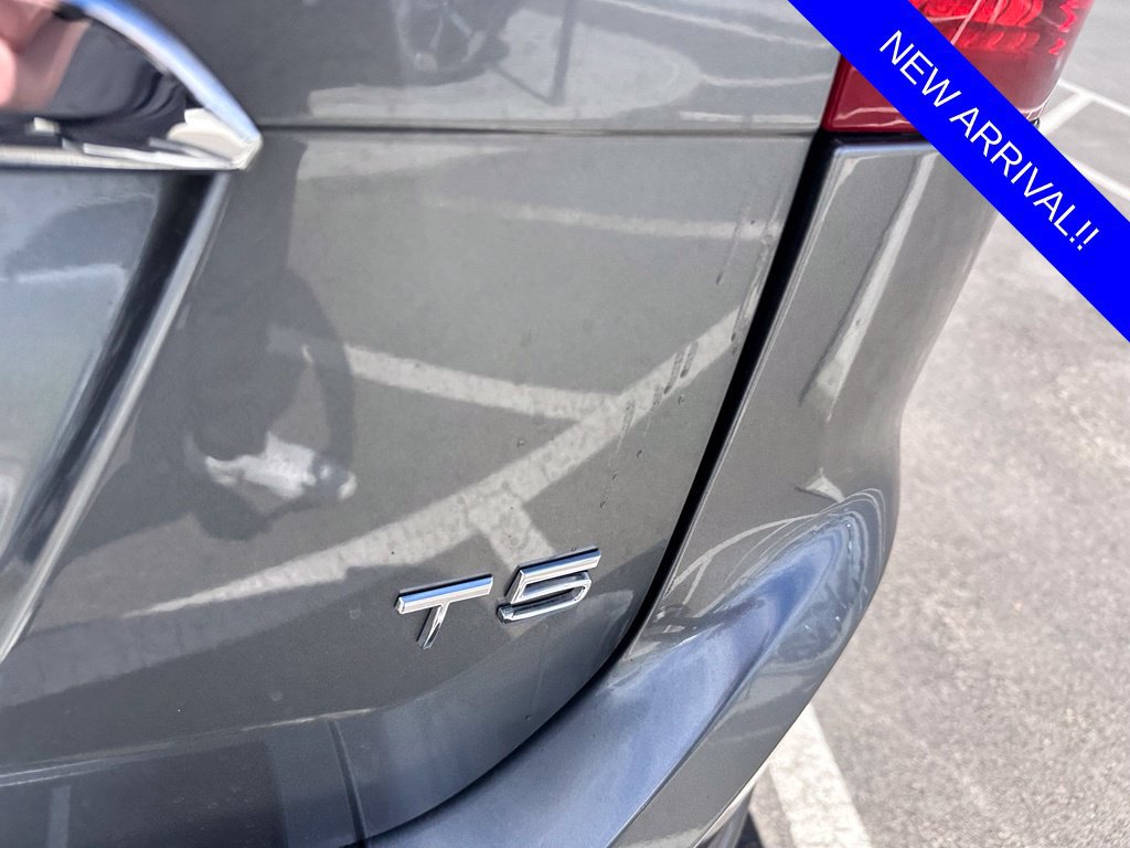Used 2017 Volvo XC60 T5 Inscription w/ Preferred Option Package FWD image 9