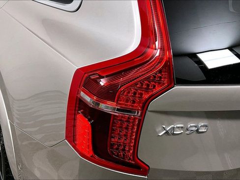 Used 2024 Volvo XC90 B6 Plus w/ Protection Package image 30