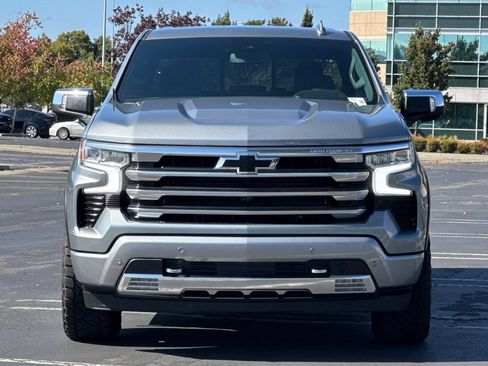 Used 2023 Chevrolet Silverado 1500 High Country w/ High Country Premium Package AWD/4WD image 9