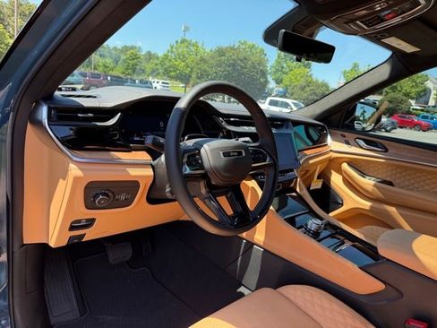 New 2026 Jeep Grand Cherokee L Summit AWD/4WD image 16