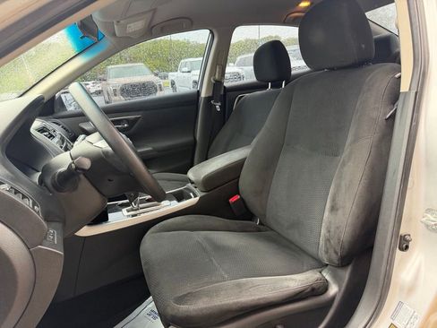 Used 2014 Nissan Altima 2.5 S w/ Display Audio Package FWD image 10