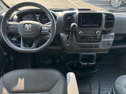 Used 2025 RAM ProMaster 2500 w/ Convenience Group FWD image 10