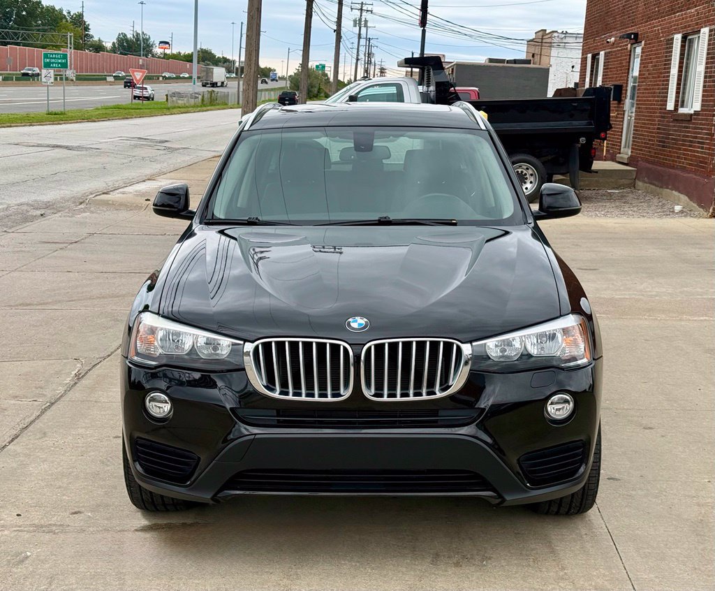 Used 2017 BMW X3 xDrive28i AWD/4WD image 2