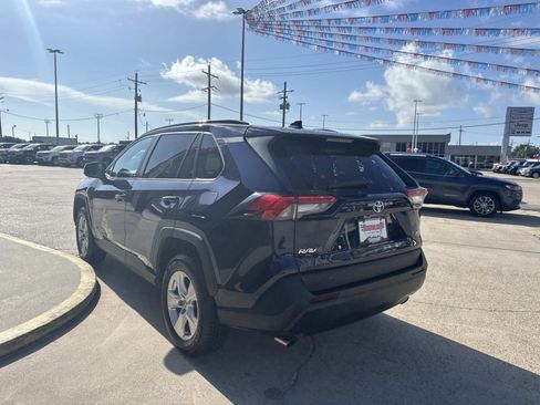 Used 2021 Toyota RAV4 XLE image 5