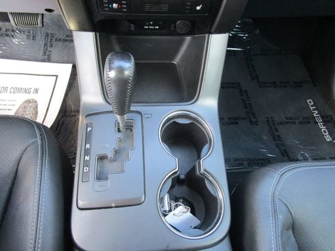 Used 2012 Kia Sorento EX w/ EX V6 Premium Pkg AWD/4WD image 18