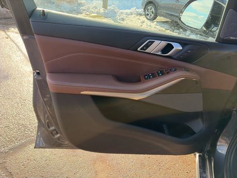 Used 2019 BMW X5 xDrive40i w/ Premium Package 2 image 12