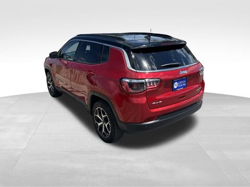 Used 2025 Jeep Compass Limited AWD/4WD image 4
