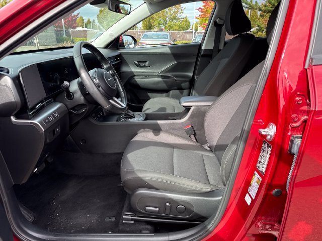 Used 2025 Hyundai Kona SEL AWD/4WD image 15