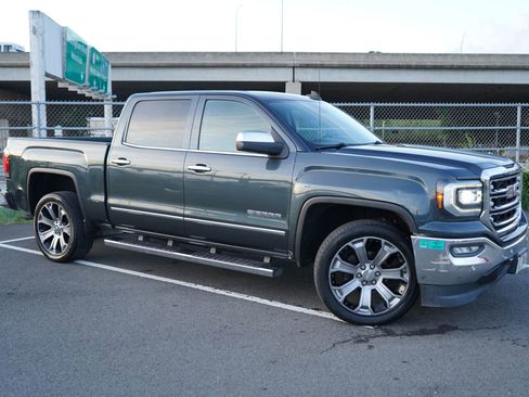 Used 2018 GMC Sierra 1500 SLT w/ Enhanced Driver Alert Package image 5