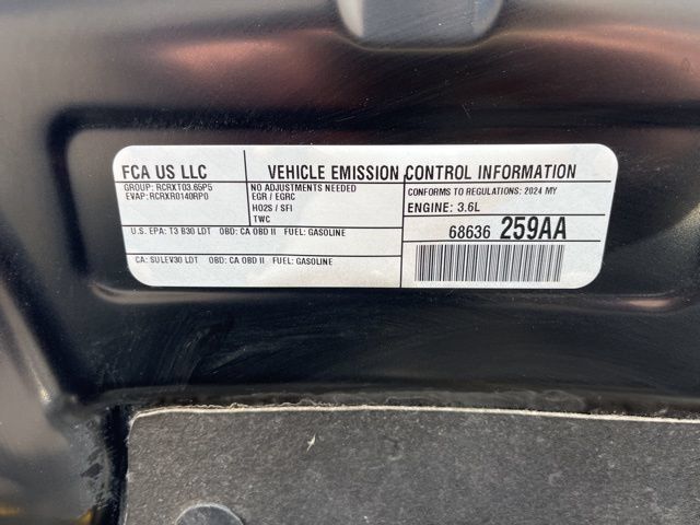 Used 2024 Chrysler Pacifica Limited FWD image 27