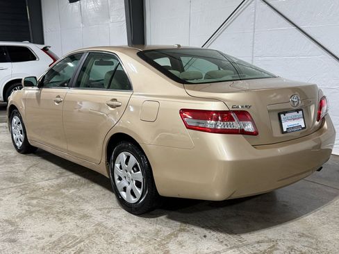 Used 2010 Toyota Camry SE image 4