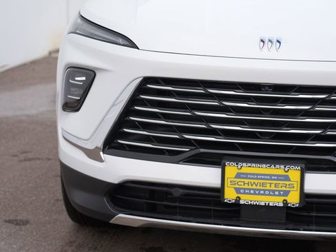 Used 2025 Buick Enclave Preferred image 9