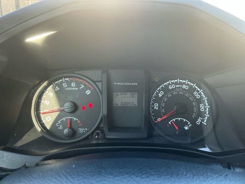 Used 2016 Toyota Tacoma SR RWD image 19