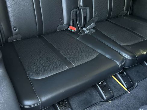 Used 2022 Kia Sorento S w/ Panoramic Sunroof Package FWD image 29