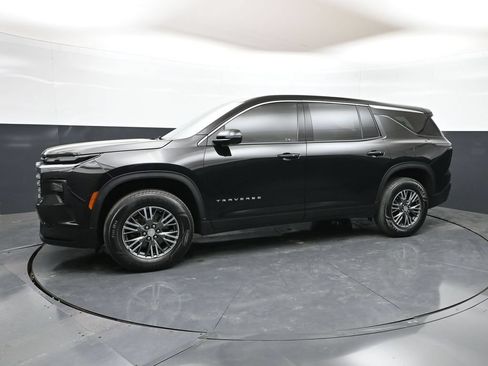 Used 2024 Chevrolet Traverse LS AWD/4WD image 28