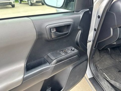 Used 2018 Toyota Tacoma SR w/ SR Convenience Package AWD/4WD image 20