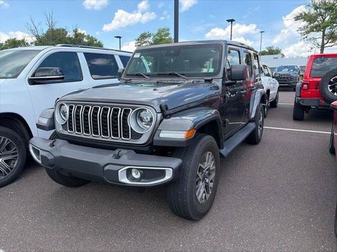 Certified 2025 Jeep Wrangler Unlimited Sahara w/ Safety Group AWD/4WD image 3