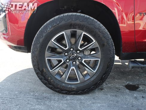 Certified 2024 Chevrolet Tahoe Z71 w/ Luxury Package image 31