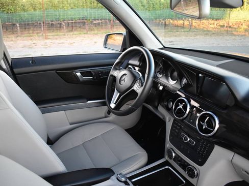 Used 2014 Mercedes-Benz GLK 350 4MATIC image 24