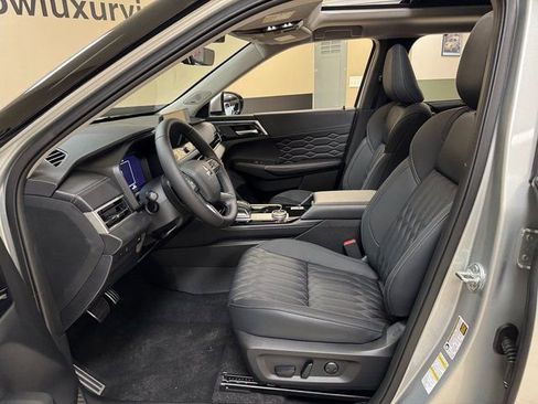 New 2026 Mitsubishi Outlander SEL image 9