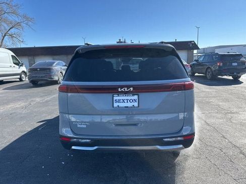 Used 2024 Kia Carnival SX Prestige image 6