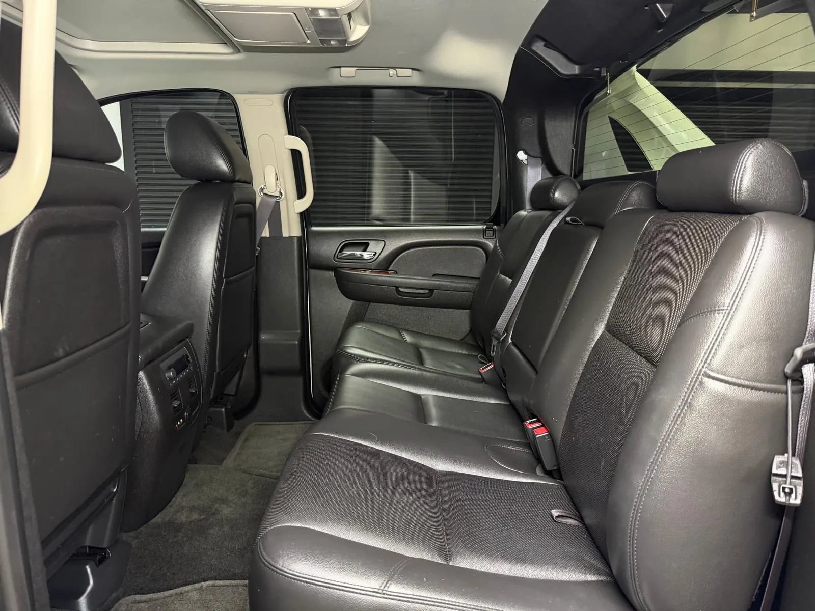 Used 2013 Chevrolet Avalanche LTZ RWD image 17