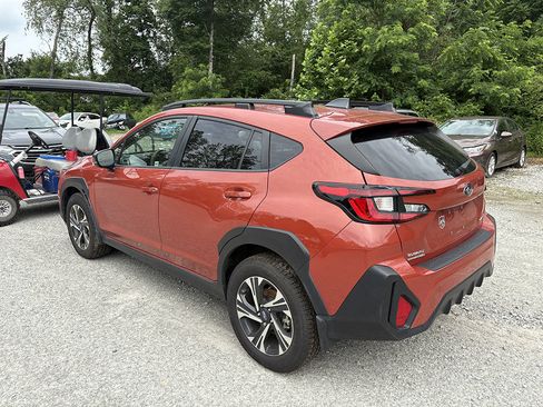 Used 2024 Subaru Crosstrek 2.0i Premium image 3