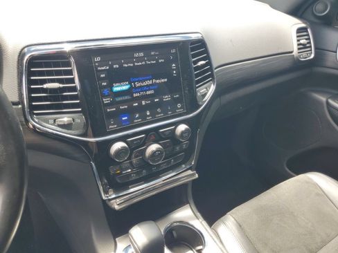 Used 2019 Jeep Grand Cherokee Altitude AWD/4WD image 18