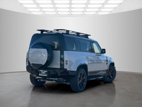 New 2026 Land Rover Defender 110 X-Dynamic SE image 5