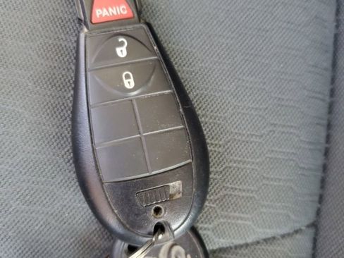 Used 2014 RAM 2500 SLT image 33