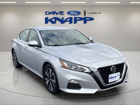 Used 2021 Nissan Altima 2.5 SV image 1