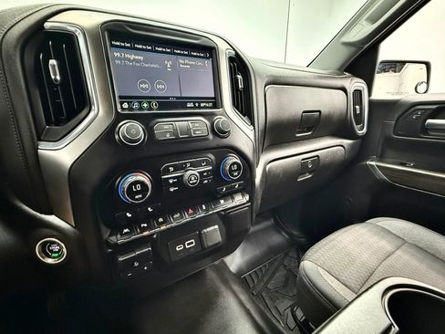 Used 2020 Chevrolet Silverado 1500 LT w/ Convenience Package AWD/4WD image 15