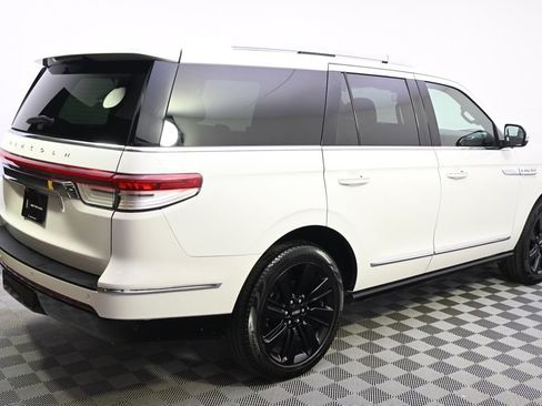 Certified 2022 Lincoln Navigator Reserve w/ Monochromatic Package image 7