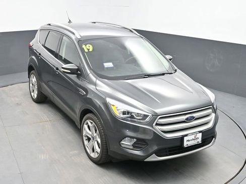 Used 2019 Ford Escape Titanium w/ U9j03 - Titanium Tow Package AWD/4WD image 24