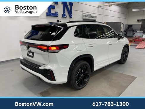 New 2026 Volkswagen Tiguan SE R-Line image 4