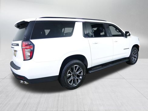 Certified 2024 Chevrolet Suburban Z71 w/ Z71 Off-Road Package AWD/4WD image 7