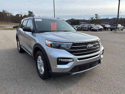 Certified 2022 Ford Explorer XLT w/ Equipment Group 202A image 6