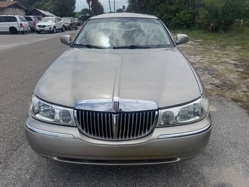 Used 1999 Lincoln Town Car Executive RWD image 8