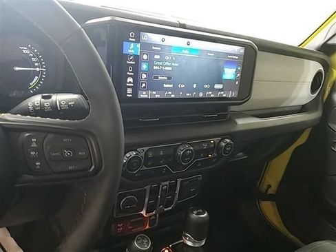 Used 2024 Jeep Wrangler Unlimited AWD/4WD image 4