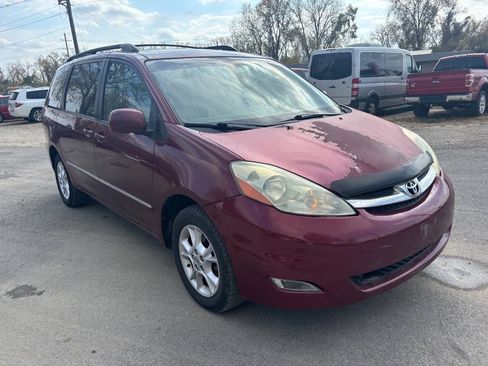 Used 2006 Toyota Sienna XLE Limited w/ XLE Limited Pkg 2 AWD/4WD image 3